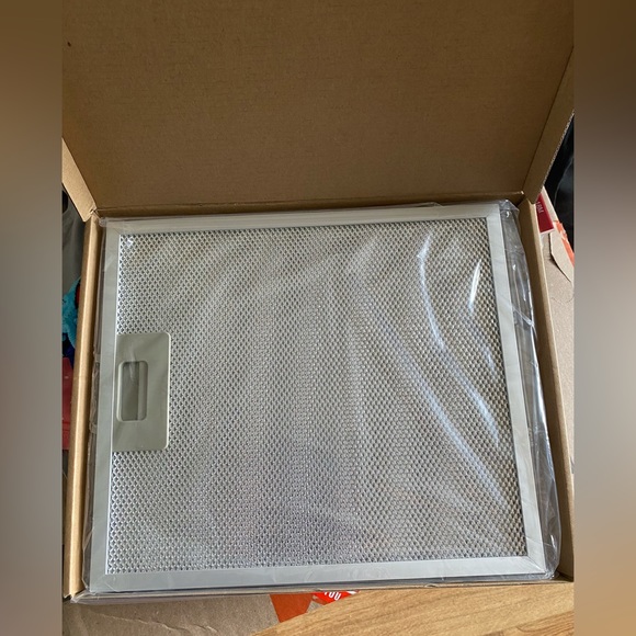 Range hood filter replacement - Picture 2 of 3